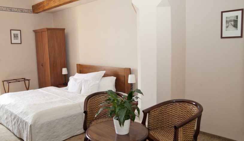Hotel U Zlatého Lva Havlíčkův Brod - Dvoulůžkový pokoj s výhledem do náměstí 